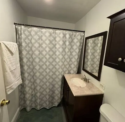 Apartment Urban Retreat 3 Bedroom Apt. Chicago