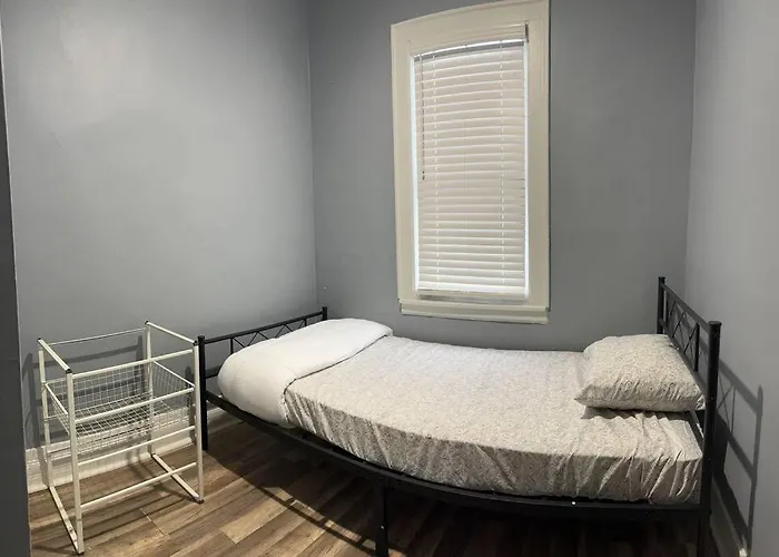 Urban Retreat 3 Bedroom Apt.