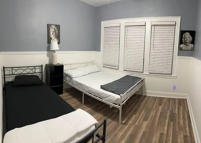 Urban Retreat 3 Bedroom Apt. Apartment