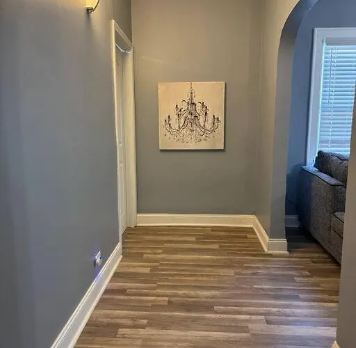 Apartment Urban Retreat 3 Bedroom Apt. Chicago